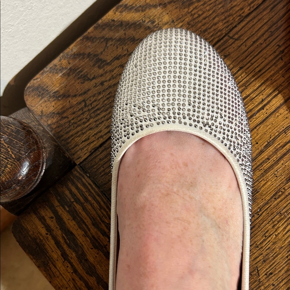 Beautiful diamond silver flats - Picture 8 of 11